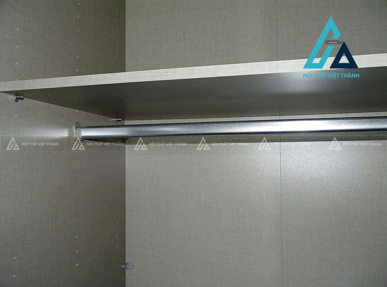 Tủ quần áo cửa lùa 3 cánh MDF trắng phối kính đen sang trọng hiện đại 2