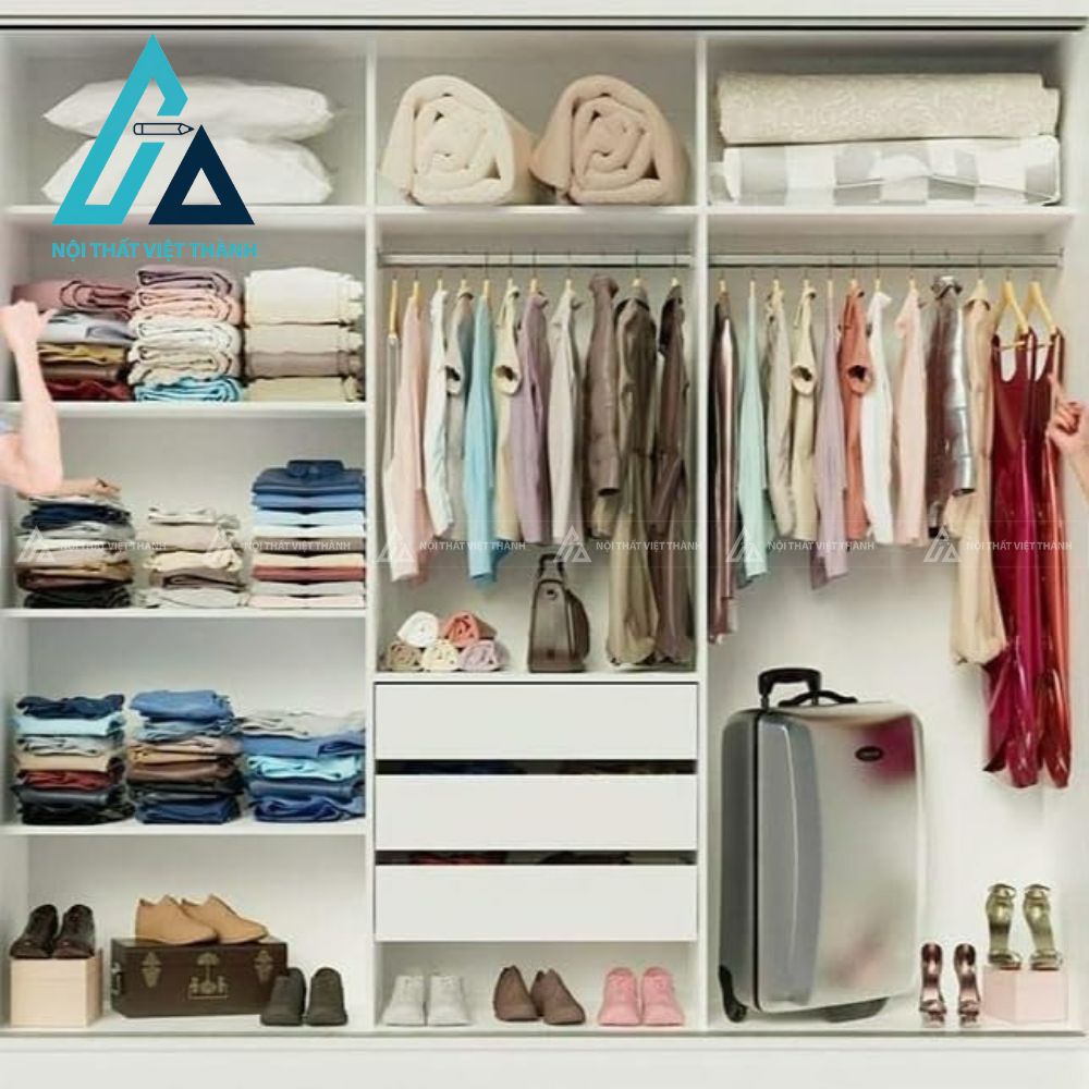Tủ quần áo cửa lùa 4 cánh MDF có gương và ngăn kéo tiện nghi 2