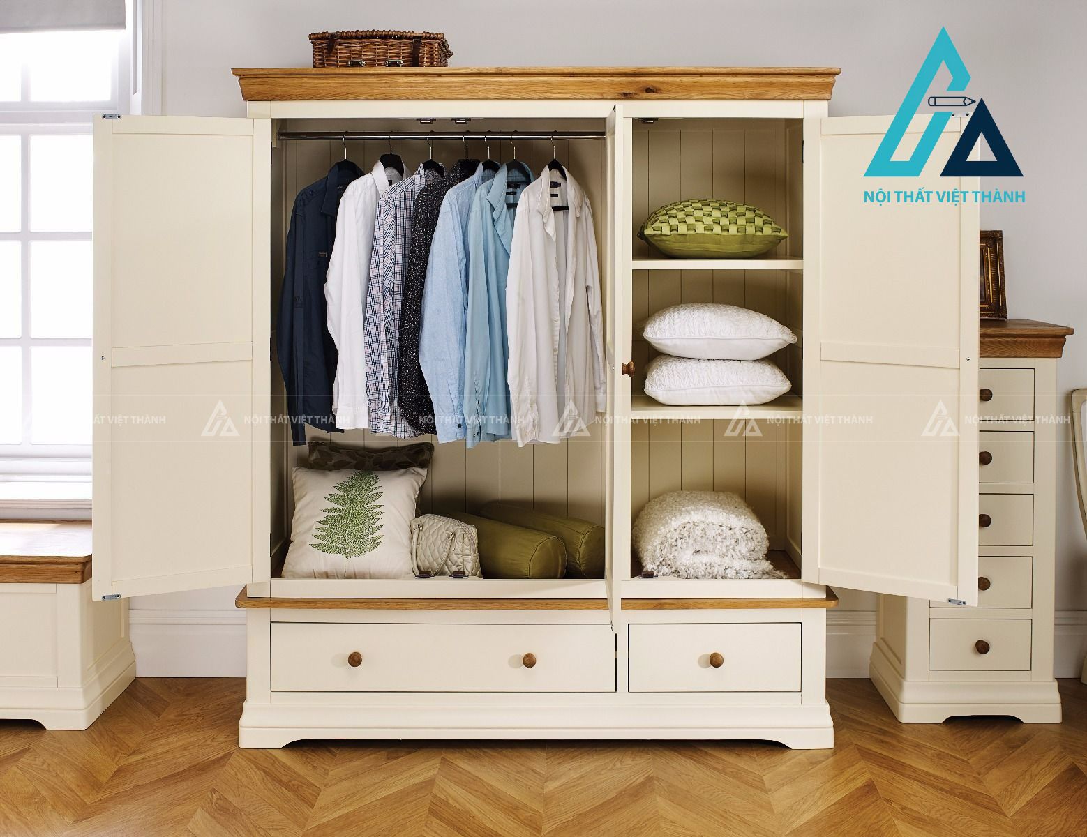 Tủ quần áo gỗ sồi 3 cánh sơn kem cao cấp phong cách cổ điển thanh lịch 1