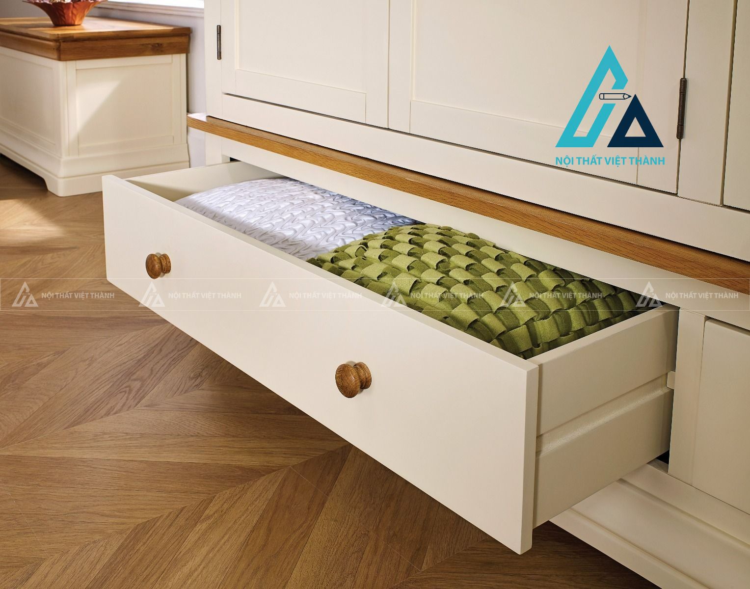 Tủ quần áo gỗ sồi 3 cánh sơn kem cao cấp phong cách cổ điển thanh lịch 4