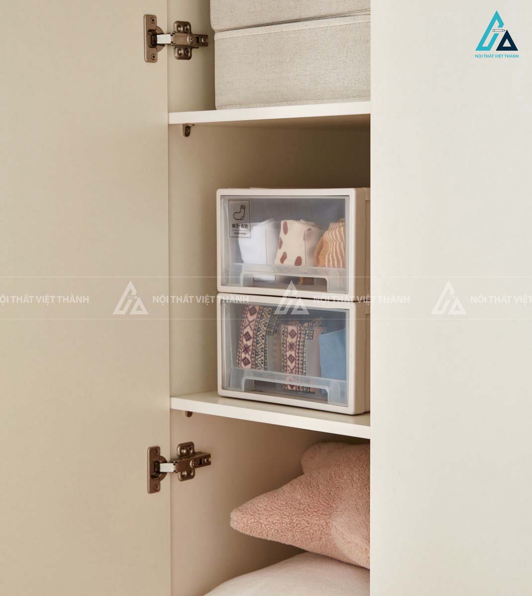 Tủ Quần Áo Trẻ Em 3 Cánh Hiện Đại Màu Kem Phối Núm Tay Cầm Tròn Đa Sắc Độc Đáo 1