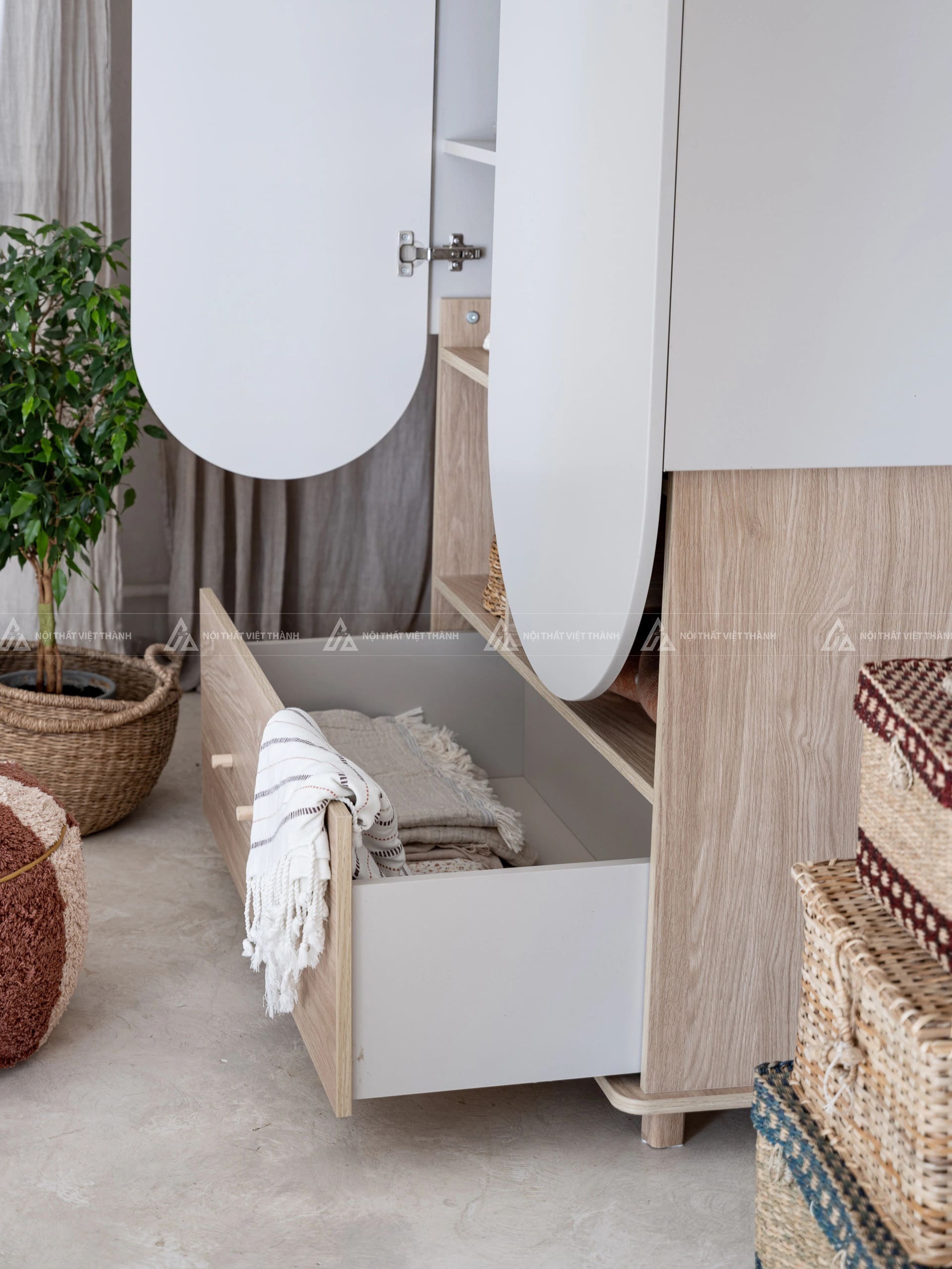 Tủ Quần Áo Trẻ Em Thiết Kế Cửa Bo Tròn Độc Đáo Với Ngăn Treo Rộng Và Ngăn Kéo Toàn Phần 7
