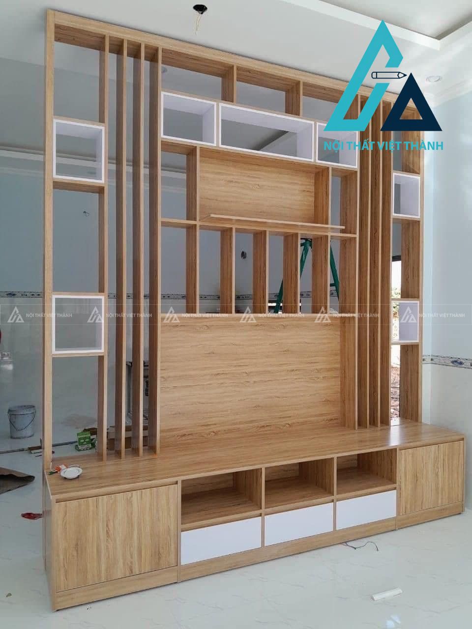 Hoàn thiện vách ngăn trang trí cho khách