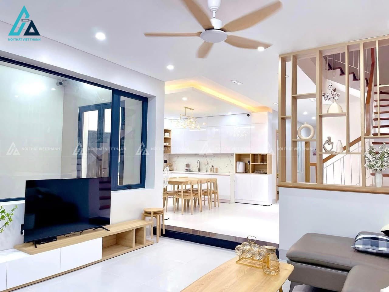Mẫu thiết kế nội thất nhà phố trắng vàng tạo nên tổng thể hài hoà