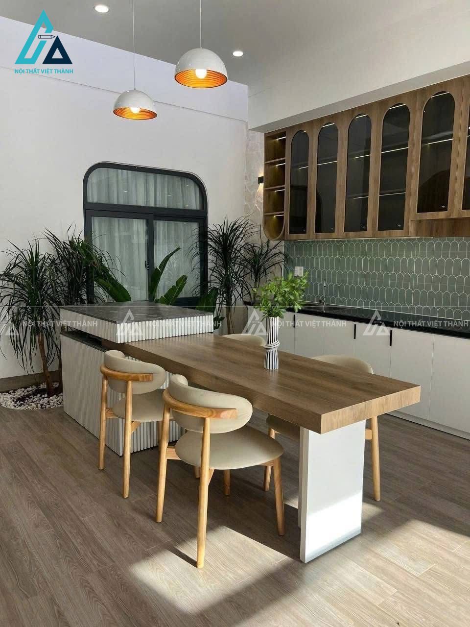 Mẫu thiết kế nội thất nhà phố với nhà bếp nội thất gỗ hài hoà