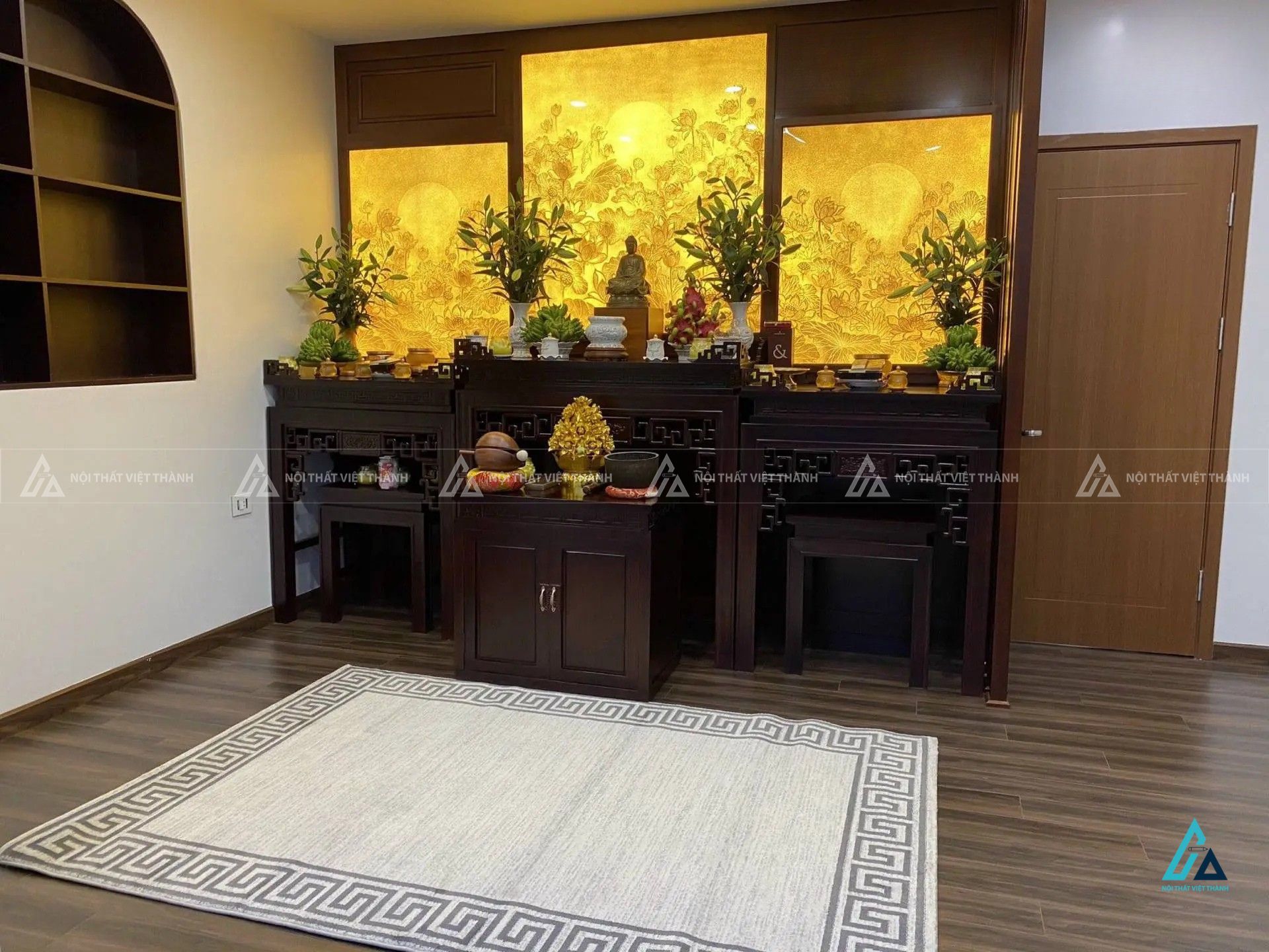 Bàn Thờ Gỗ Hiện Đại Thiết Kế Tam Cấp Kết Hợp Hệ Bàn Trang Trí Đối Xứng 1