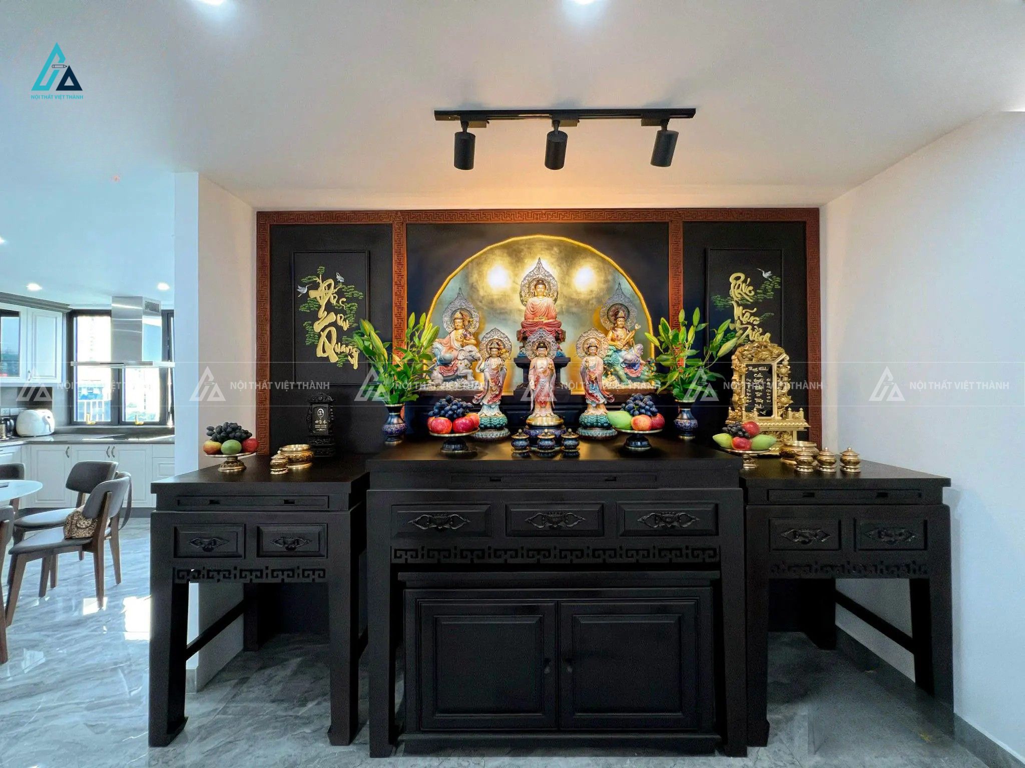 Bàn Thờ Gỗ Hiện Đại Thiết Kế Tam Cấp Kết Hợp Hệ Bàn Trang Trí Đối Xứng