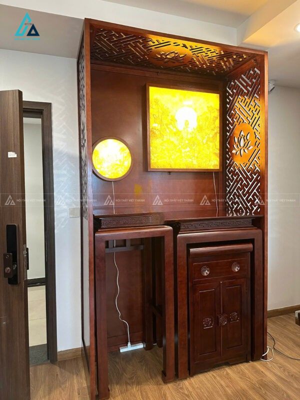 Mẫu Bàn Thờ Đứng Đôi Hiện Đại Kết Hợp Vách Ngăn Và Tranh Trúc Chỉ 1