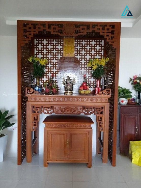 Mẫu Bàn Thờ Đứng Gỗ Tự Nhiên Thiết Kế Nhị Cấp Sang Trọng Cho Chung Cư