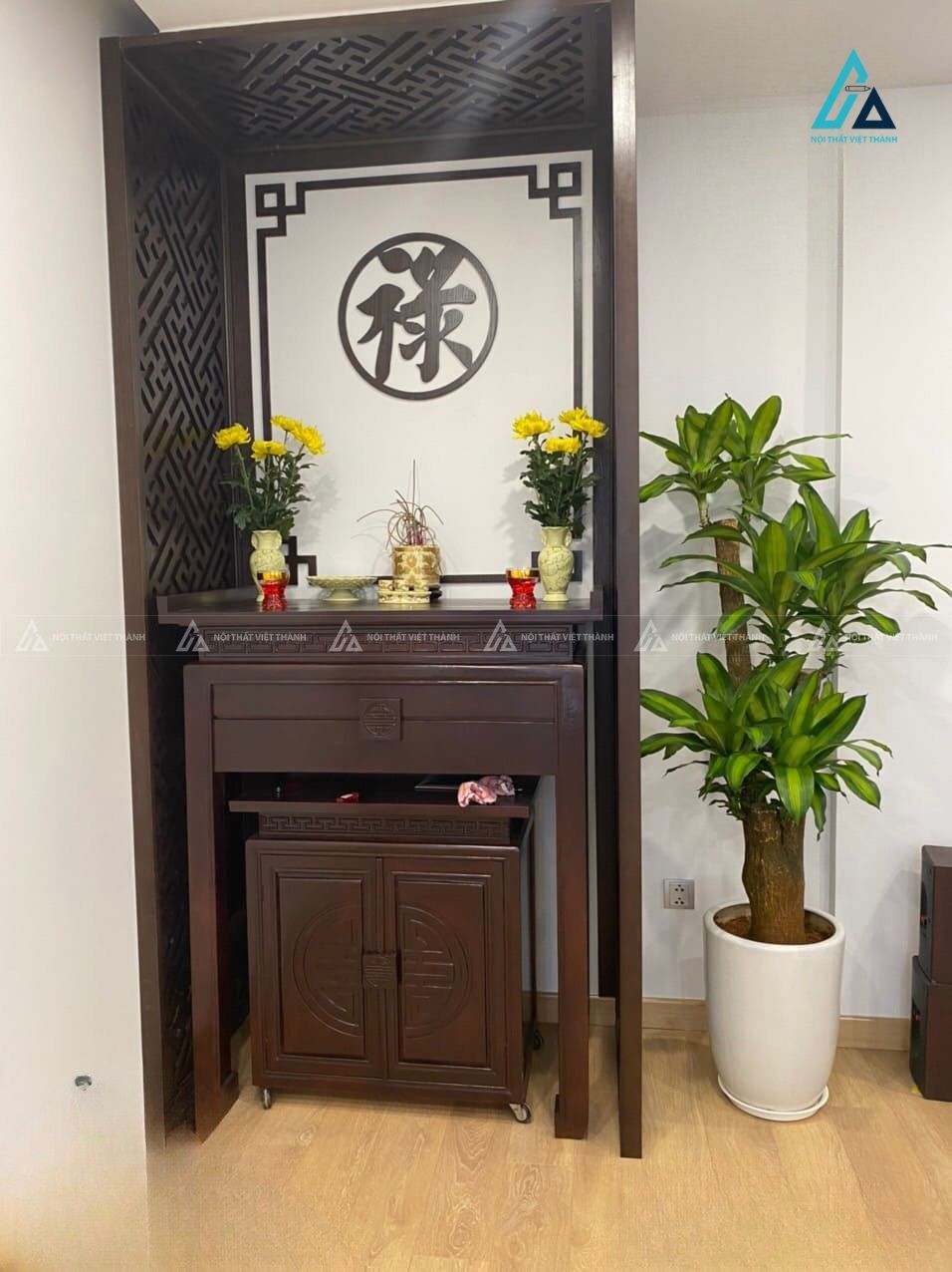 Bộ Bàn Thờ Đứng Chung Cư Hiện Đại Kèm Tủ Cơm Gỗ Tự Nhiên 1