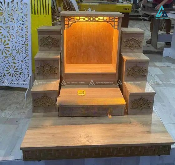 Bàn Thờ Thần Tài Tam Cấp Hiện Đại Tích Hợp Đèn Led Hào Quang 1