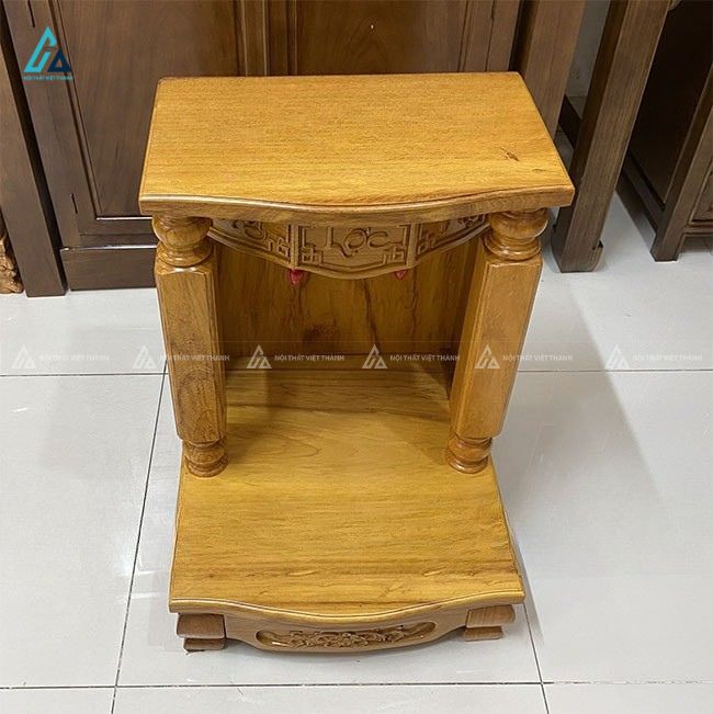 Mẫu Bàn Thờ Thần Tài Chạm Khắc Chữ Thiết Kế Cột Tròn Uy Nghiêm 1