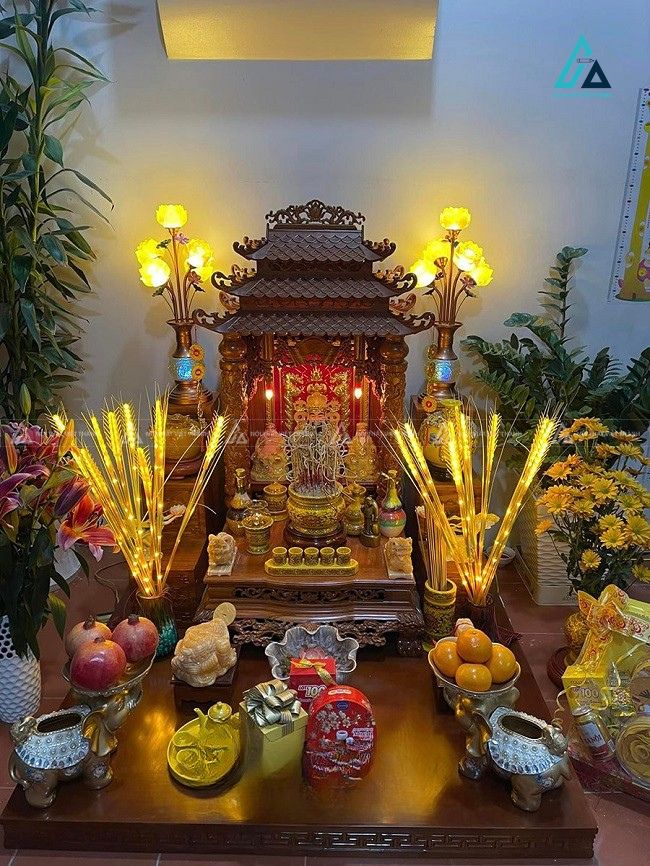 Bàn Thờ Thần Tài Mái Chùa Gỗ Tự Nhiên Chạm Khắc Rồng Uy Nghiêm 1