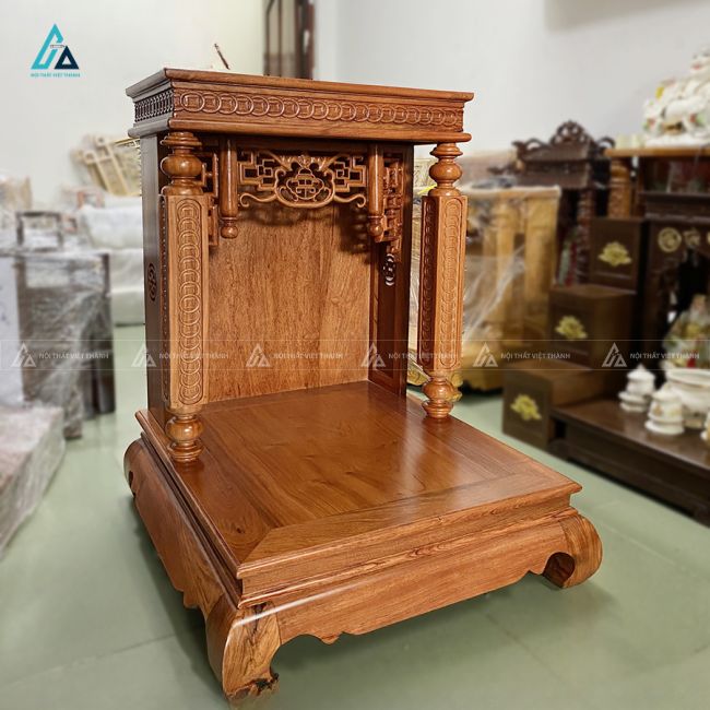 Bàn Thờ Thần Tài Cột Tròn Chạm Khắc Hoa Văn Cổ Điển Sang Trọng 3