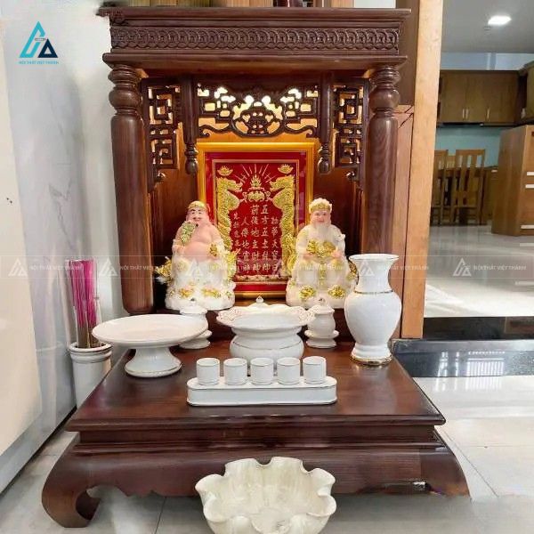Bàn Thờ Thần Tài Mái Bằng Hiện Đại Bài Trí Đầy Đủ Tài Lộc