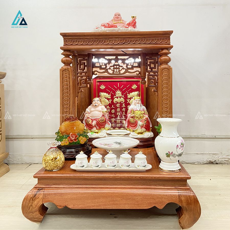 Bàn Thờ Thần Tài Cột Tròn Chạm Khắc Hoa Văn Cổ Điển Sang Trọng