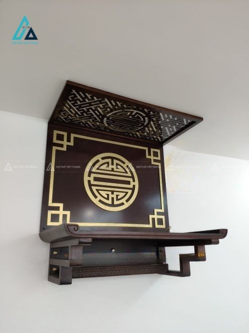Bàn Thờ Treo Tường Chung Cư Có Ốp Hậu Cắt Khắc CNC Vàng 1