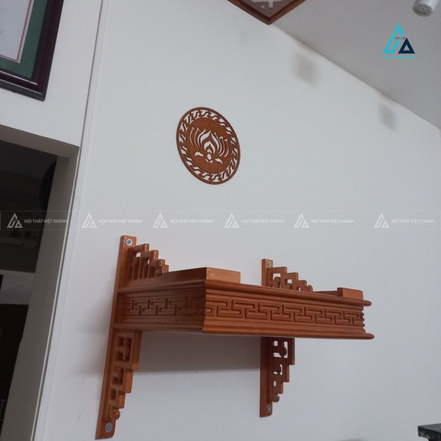 Bàn Thờ Treo Tường Nhỏ Gọn Chạm Khắc Hoa Văn Chữ 2