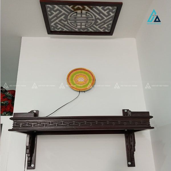 Bàn Thờ Treo Tường Chung Cư Hoa Văn Cổ Điển Sang Trọng 2