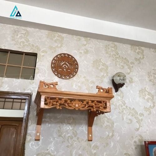 Bàn Thờ Treo Tường Chạm Khắc Hoa Văn Hoa Sen Tinh Xảo 3