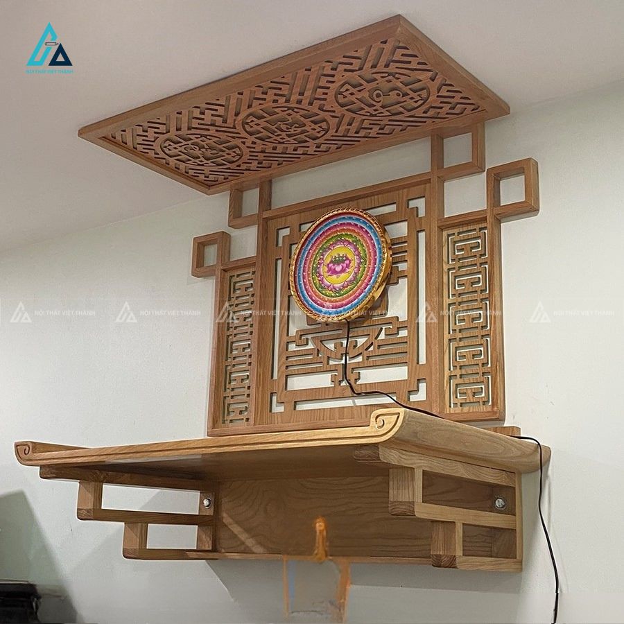Bàn Thờ Treo Tường Chung Cư Có Vách Ốp Hậu Cắt Khắc Chữ Thọ Tinh Sảo 3