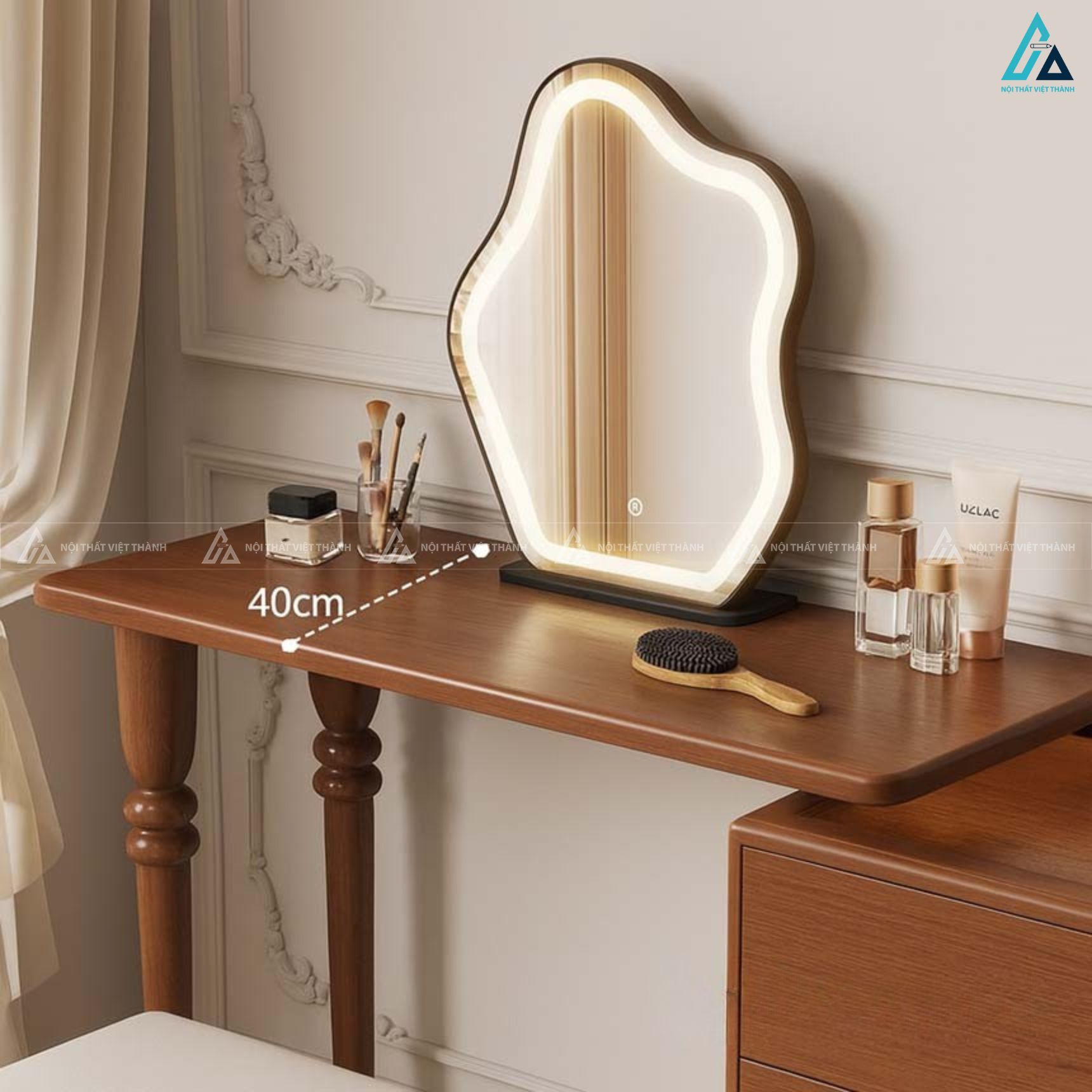 Bàn trang điểm tân cổ điển sang trọng thiết kế tối ưu diện tích 1