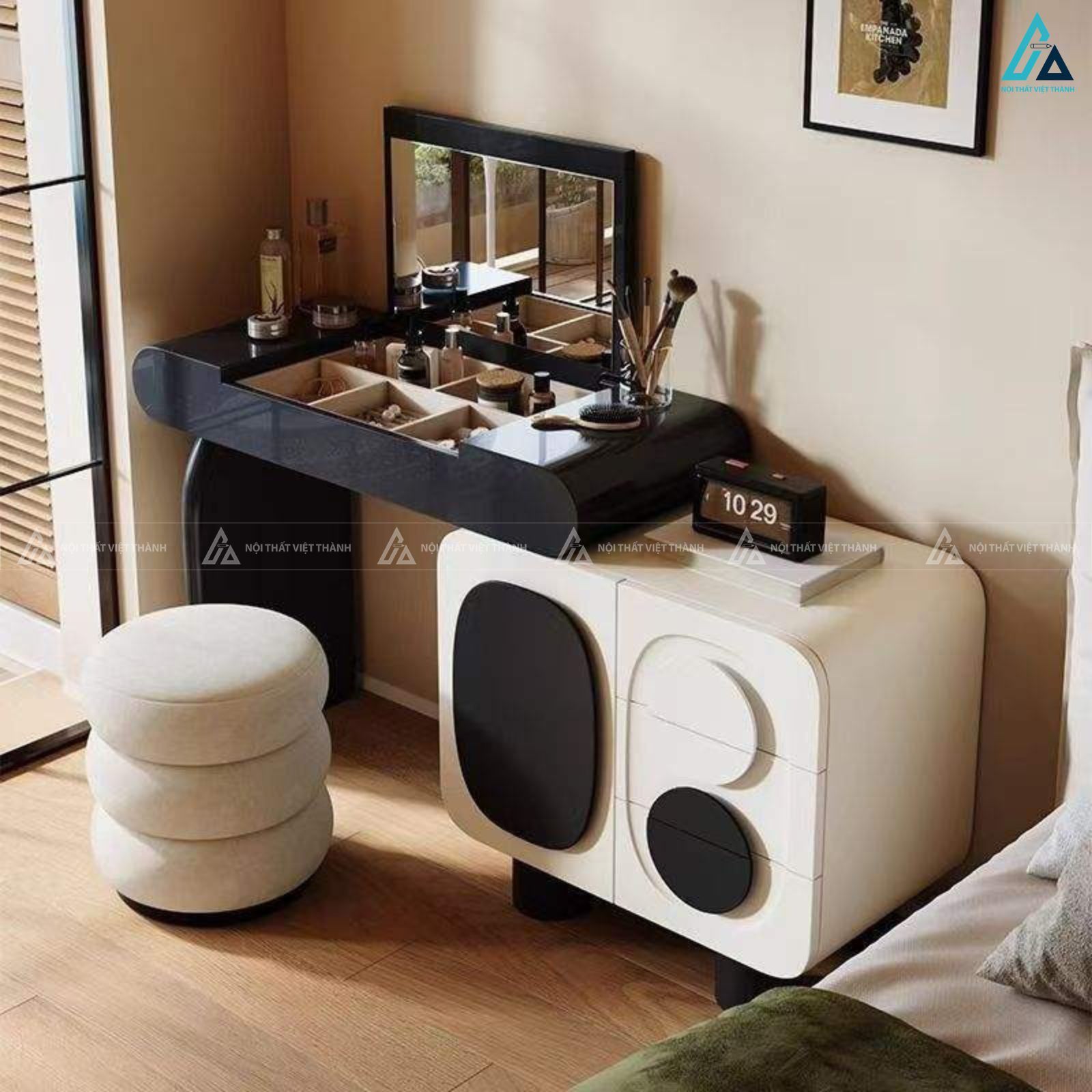 Bàn trang điểm thiết kế thông minh kèm tủ tròn lưu trữ hiện đại 2