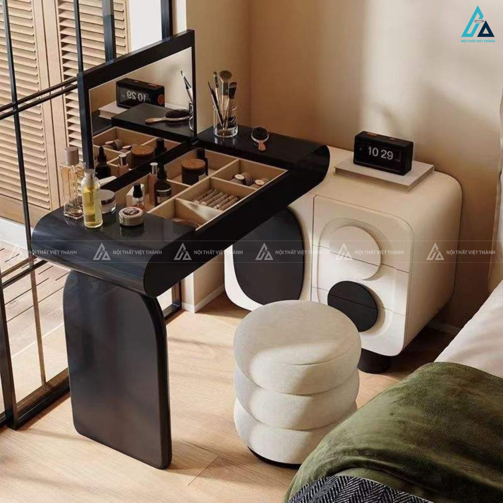 Bàn trang điểm thiết kế thông minh kèm tủ tròn lưu trữ hiện đại 5