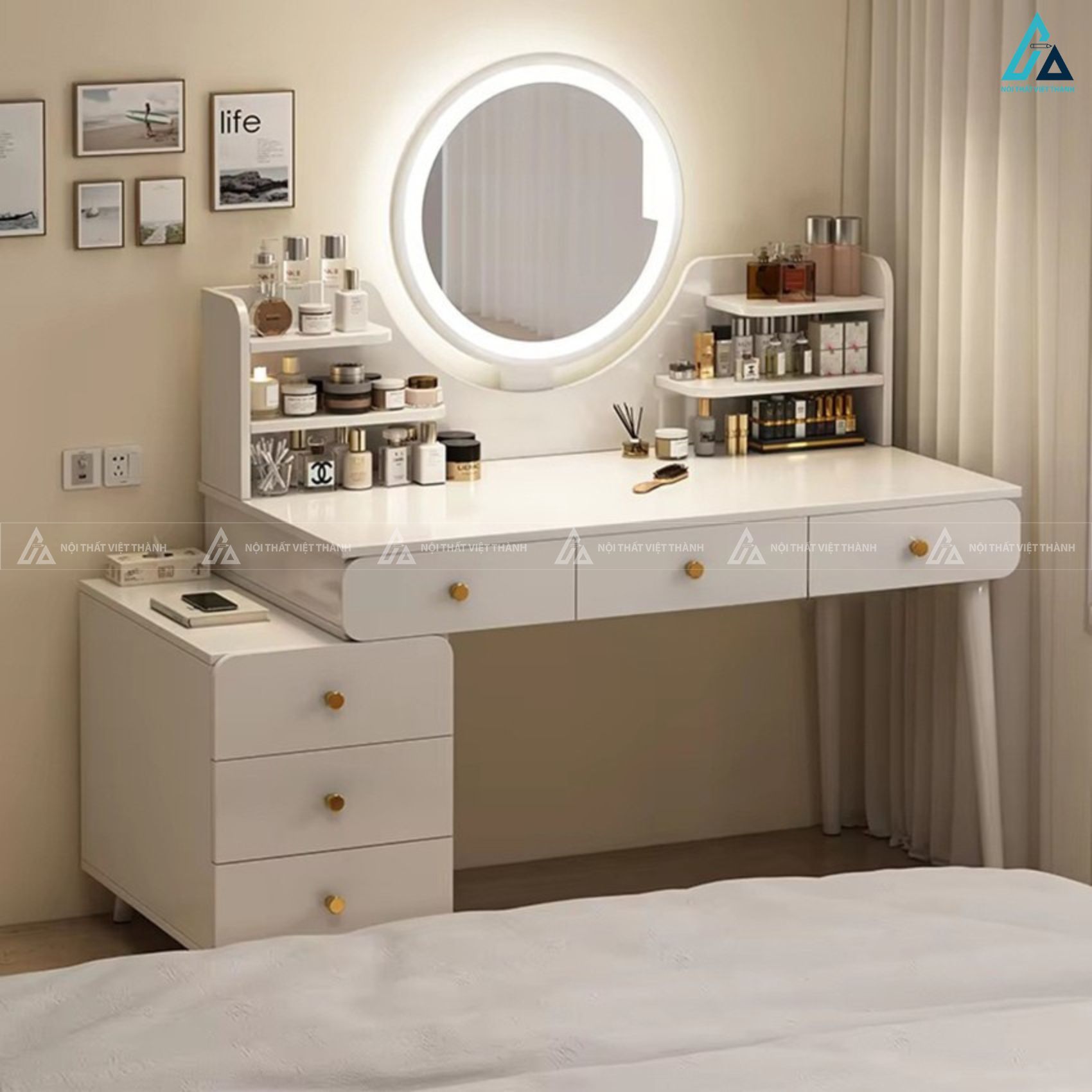 Bàn trang điểm thông minh tích hợp kệ để đồ và gương đèn led 1