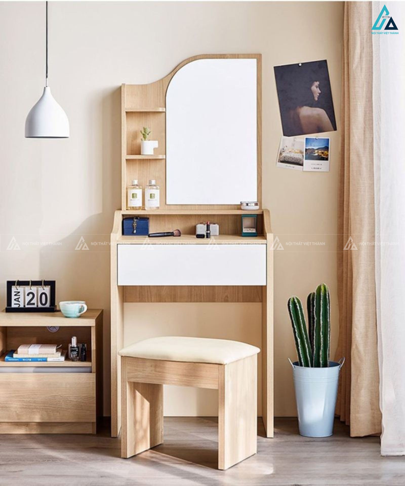 Bàn trang điểm gương vát góc có kệ đựng đồ tiện ích hiện đại 1