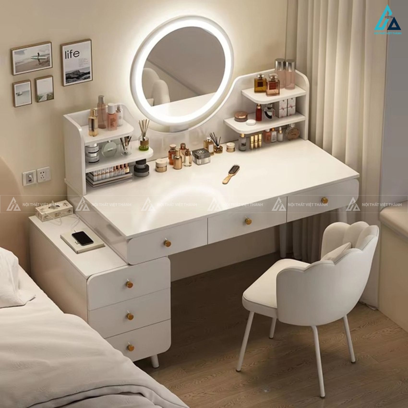 Bàn trang điểm thông minh tích hợp kệ để đồ và gương đèn led 3