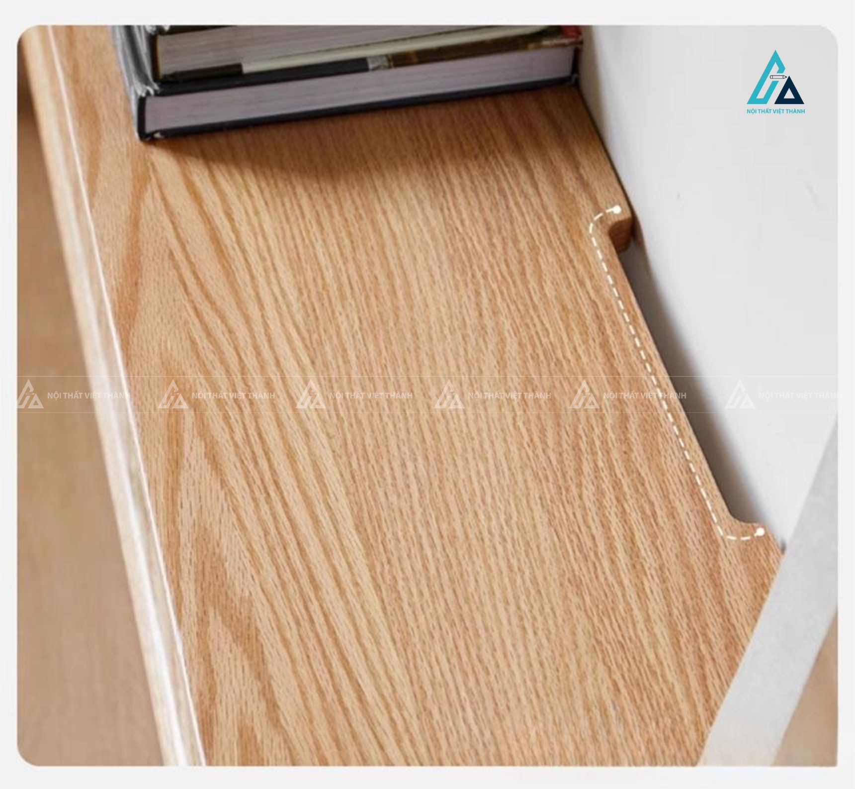 Kệ tivi treo tường gỗ kết hợp kính sọc có đèn led ấn tượng 2