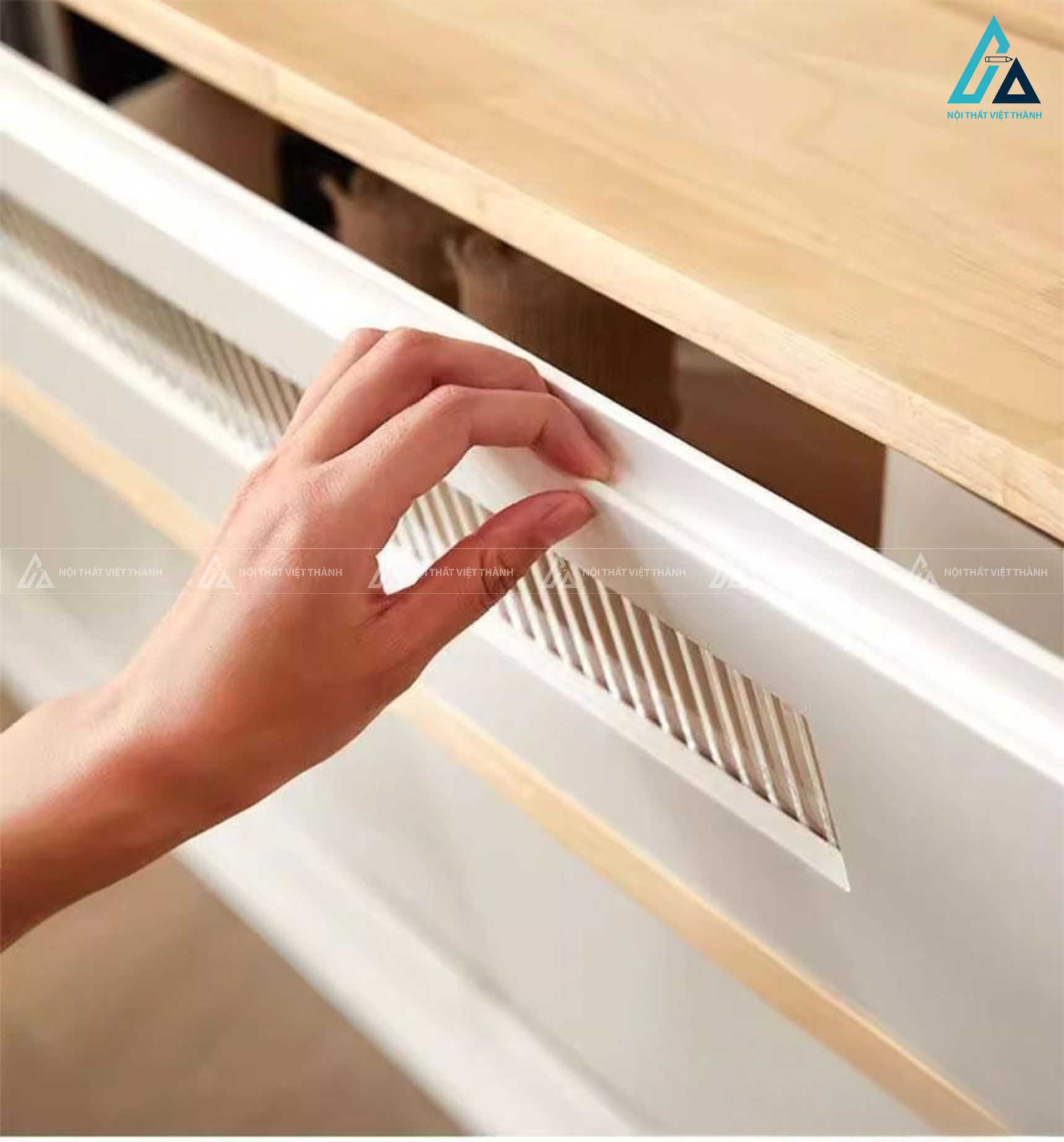 Kệ tivi treo tường gỗ tự nhiên kết hợp ngăn kéo tiện lợi 3