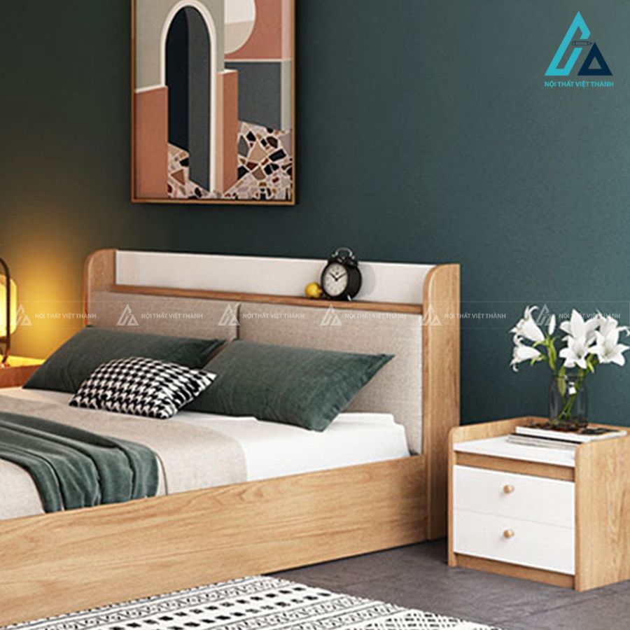 Combo phòng ngủ gỗ hiện đại tích hợp giường có kệ đuôi và tủ cánh kính 1