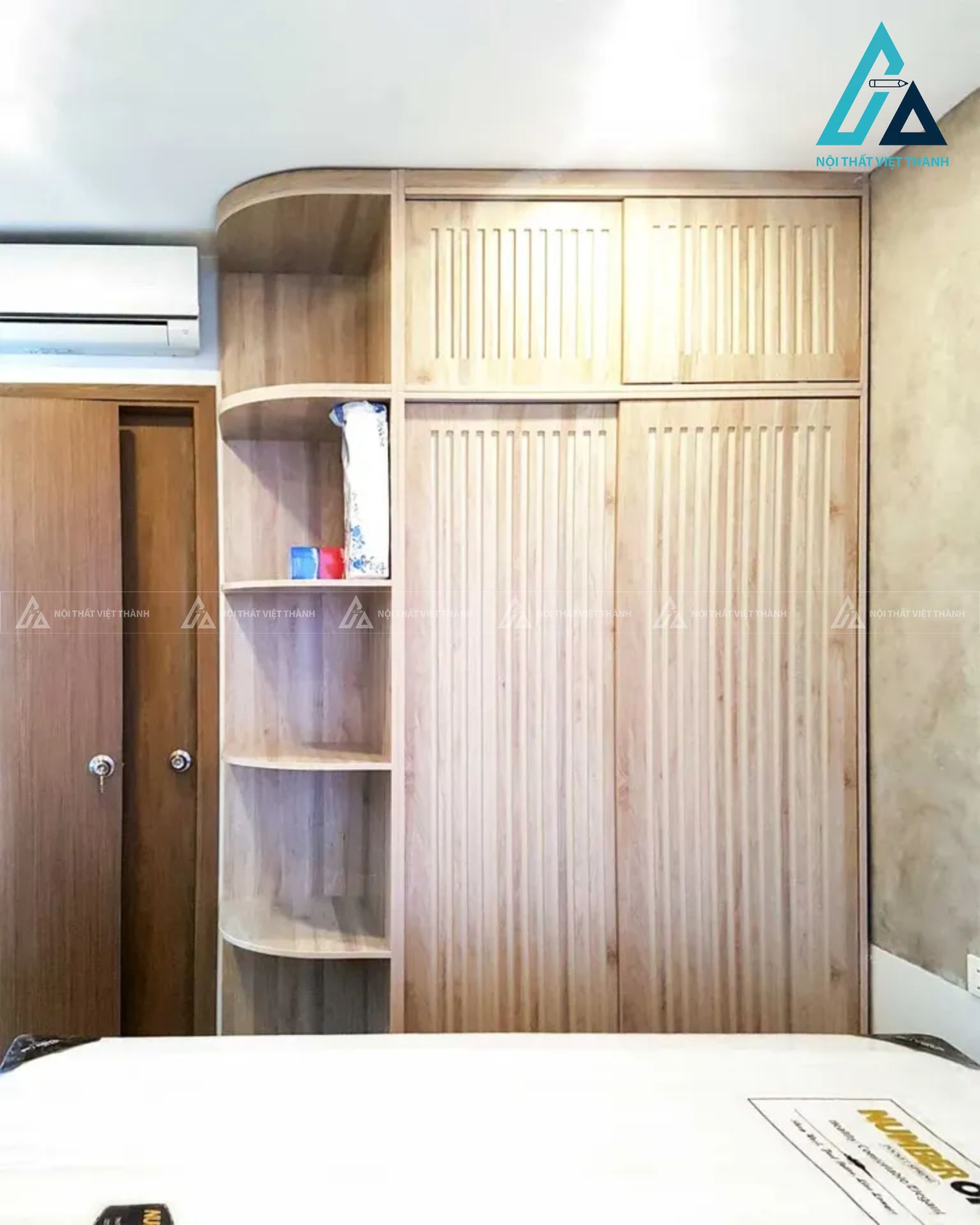 Bộ nội thất phòng ngủ tối giản tích hợp giường bệt và ghế băng cạnh cửa sổ 2