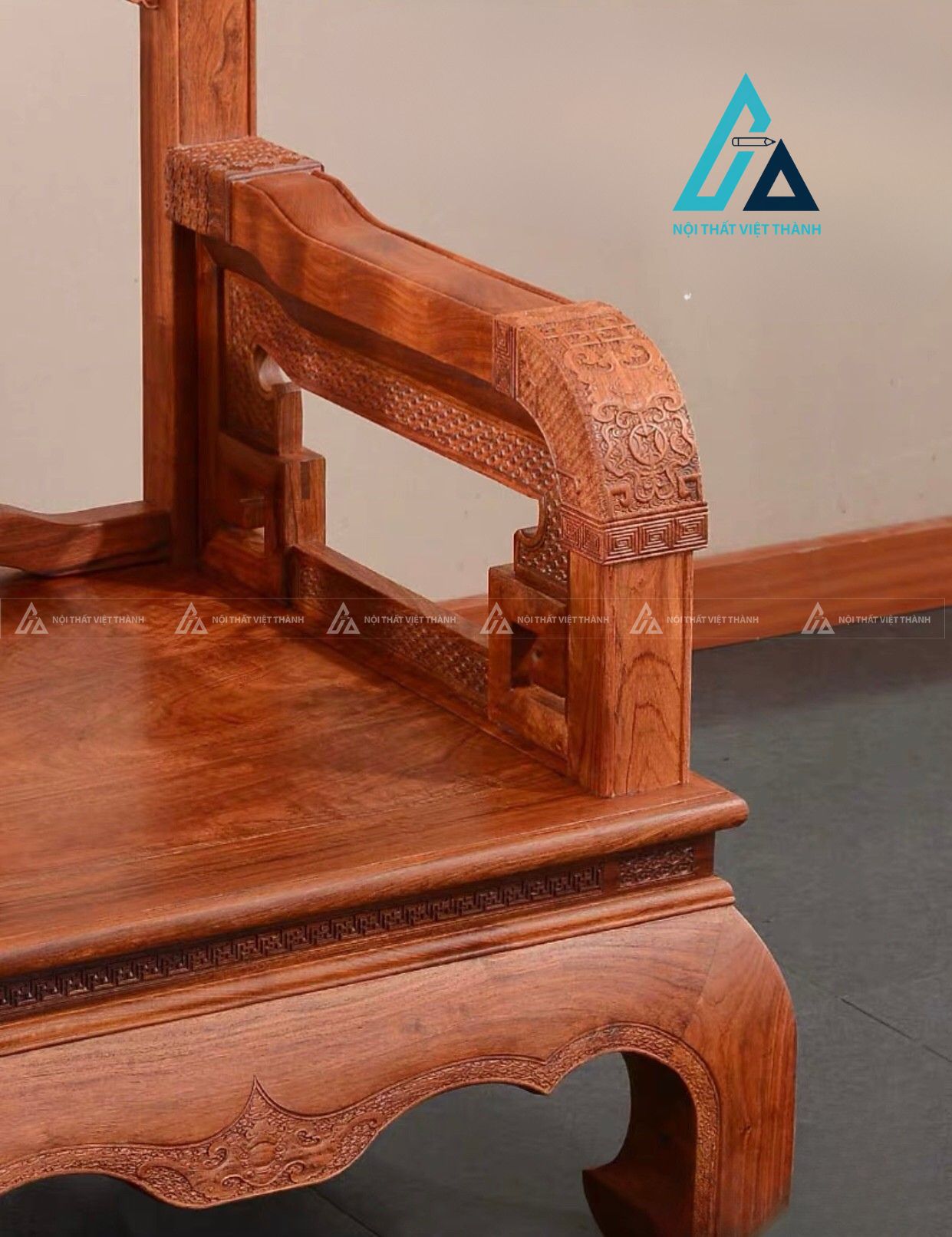 Bộ bàn ghế gỗ phòng khách sang trọng kiểu dáng quý tộc 1