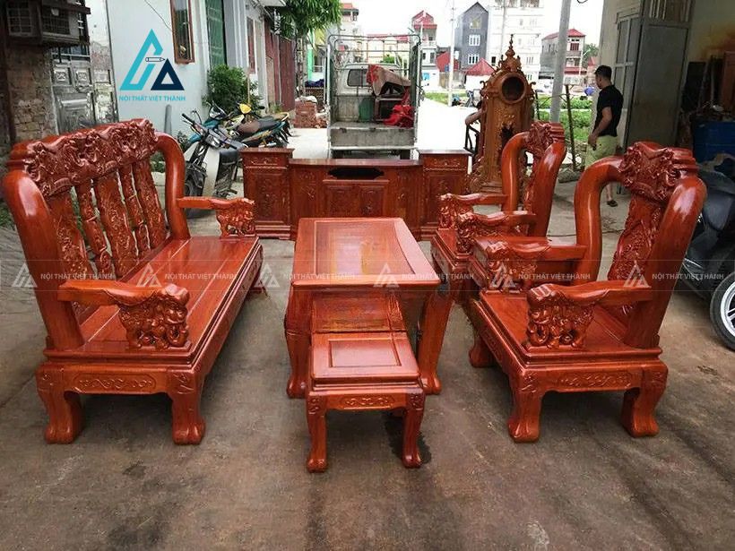 Bộ salon gỗ chạm khắc tinh xảo sang trọng cho phòng khách