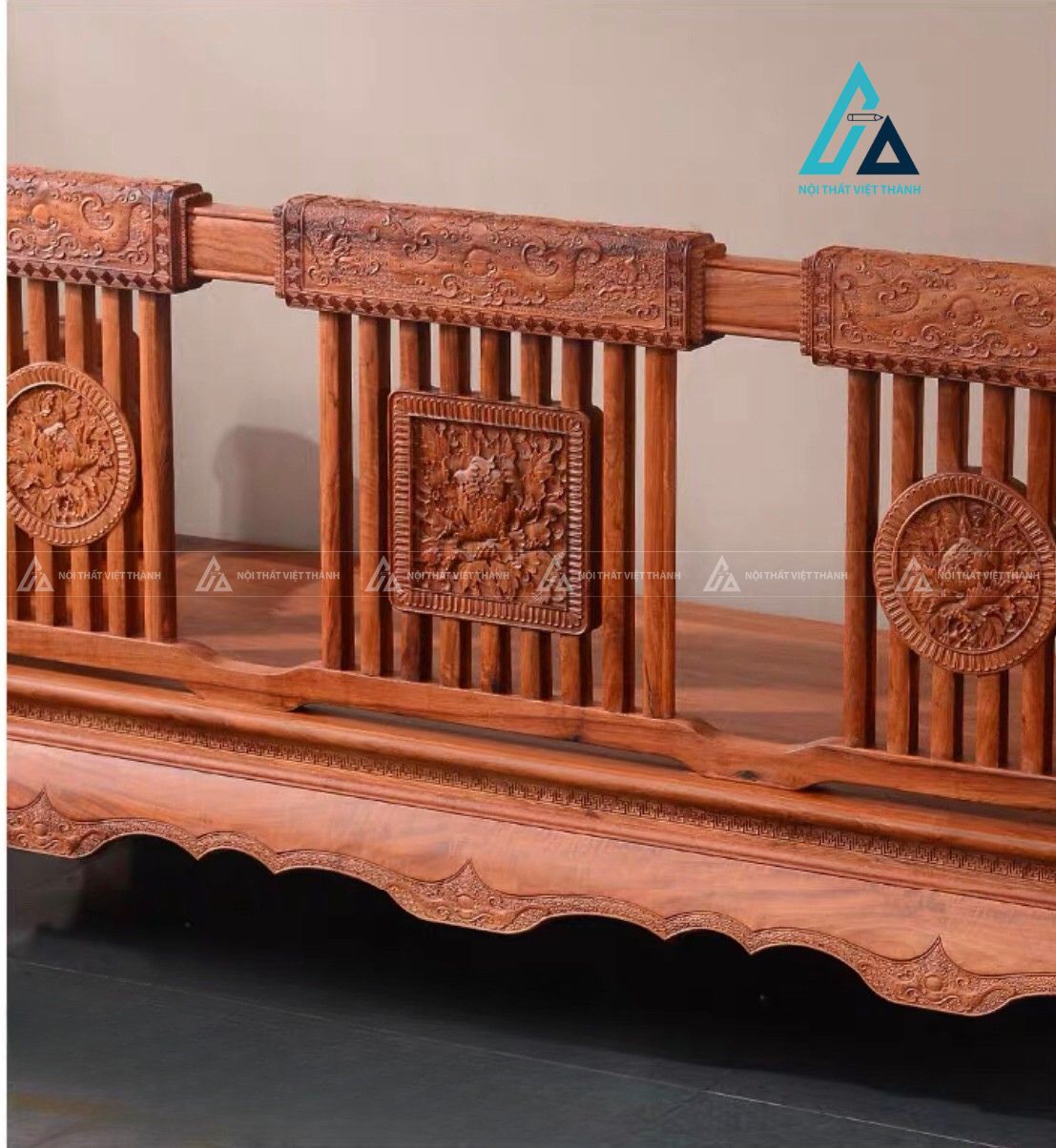 Bộ bàn ghế gỗ phòng khách sang trọng kiểu dáng quý tộc 2