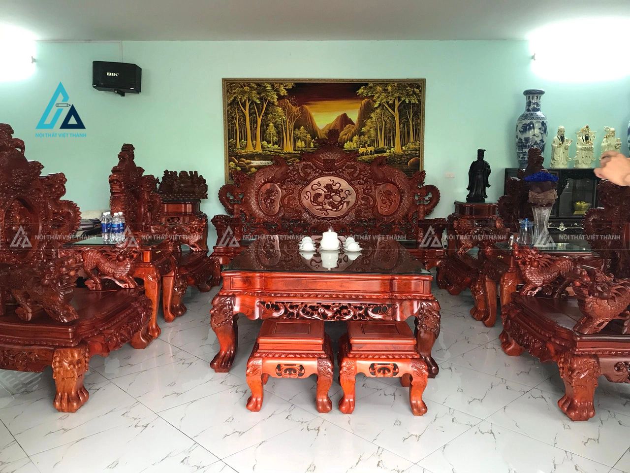 Bộ bàn ghế salon gỗ chạm khắc rồng đỉnh cao cho phòng khách sang trọng