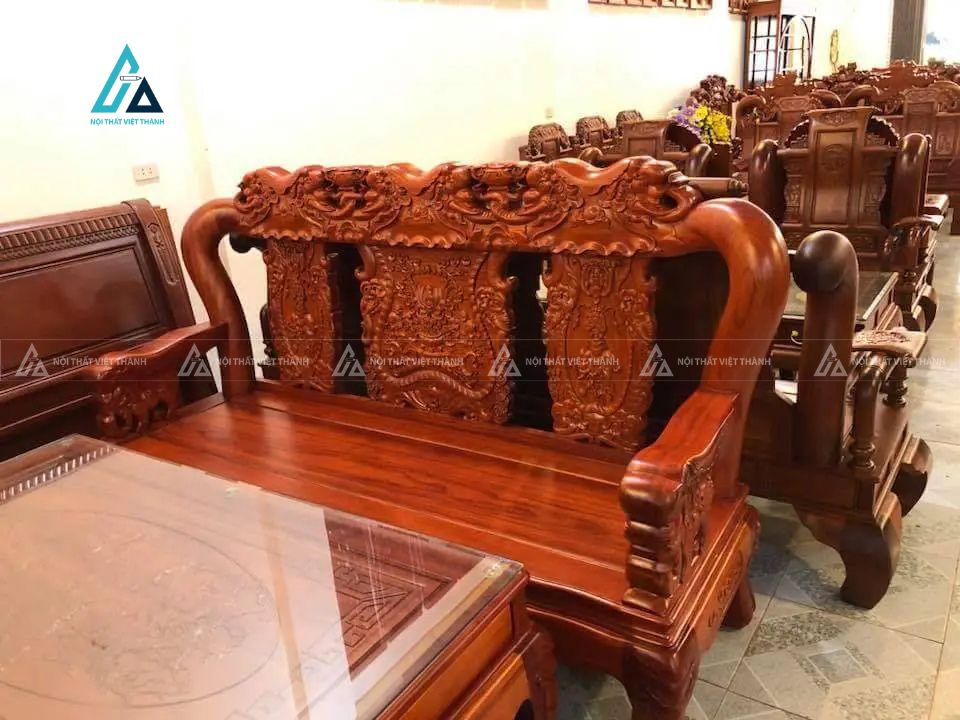 Bộ salon gỗ chạm khắc tinh xảo sang trọng cho phòng khách 3