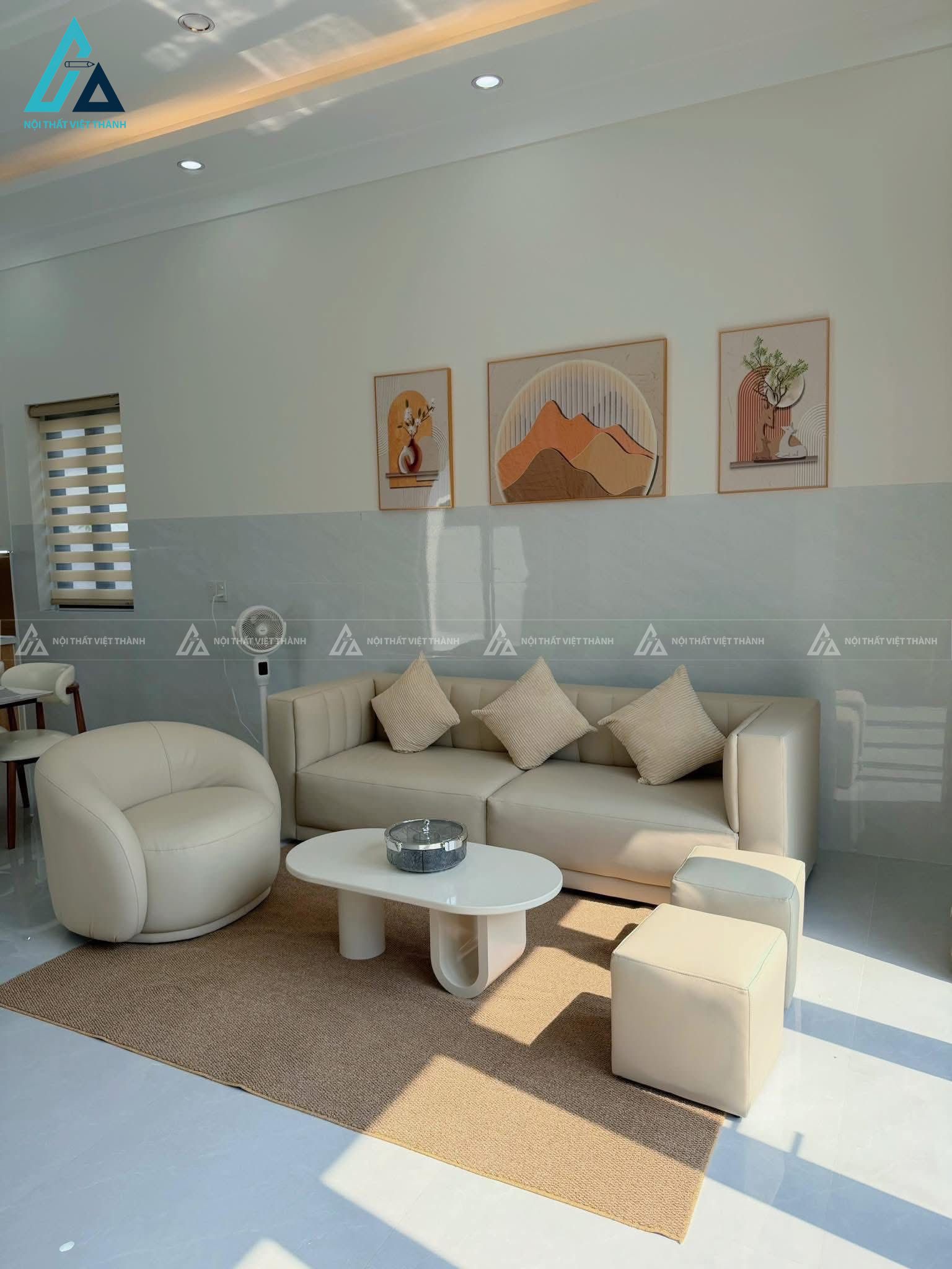 Mẫu sofa da trắng trẻ trung, gọn gàng