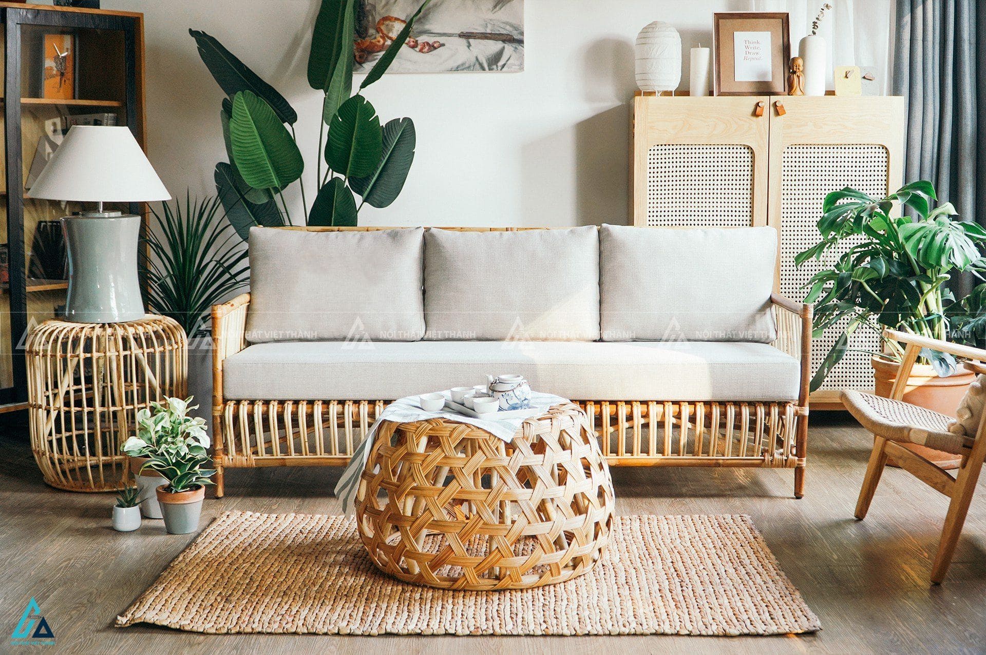 Sofa băng dài kiểu dáng thanh thoát cho phòng khách hiện đại 2