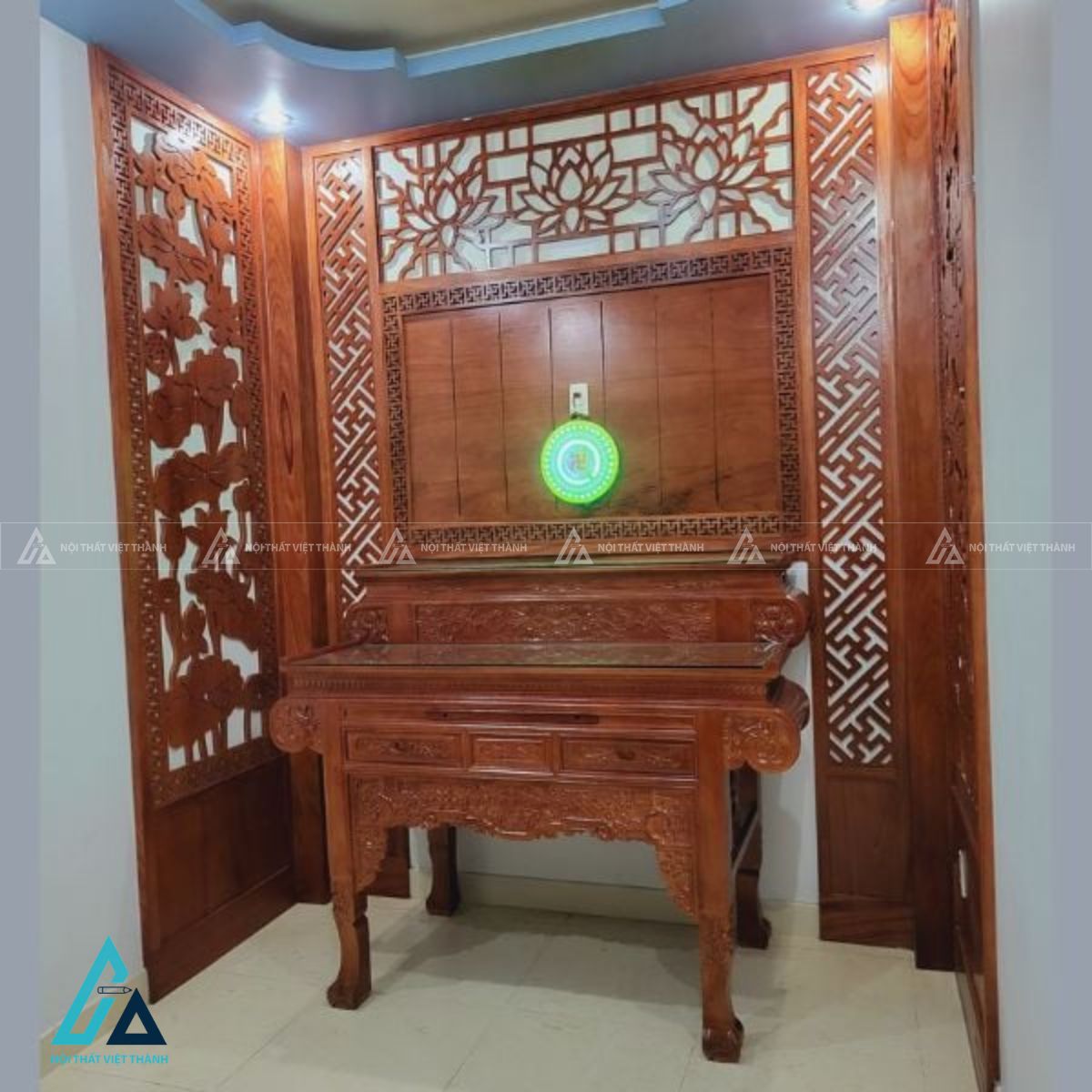 Vách Ngăn Phòng Thờ Gỗ Khắc Hoa Sen CNC Sang Trọng 1