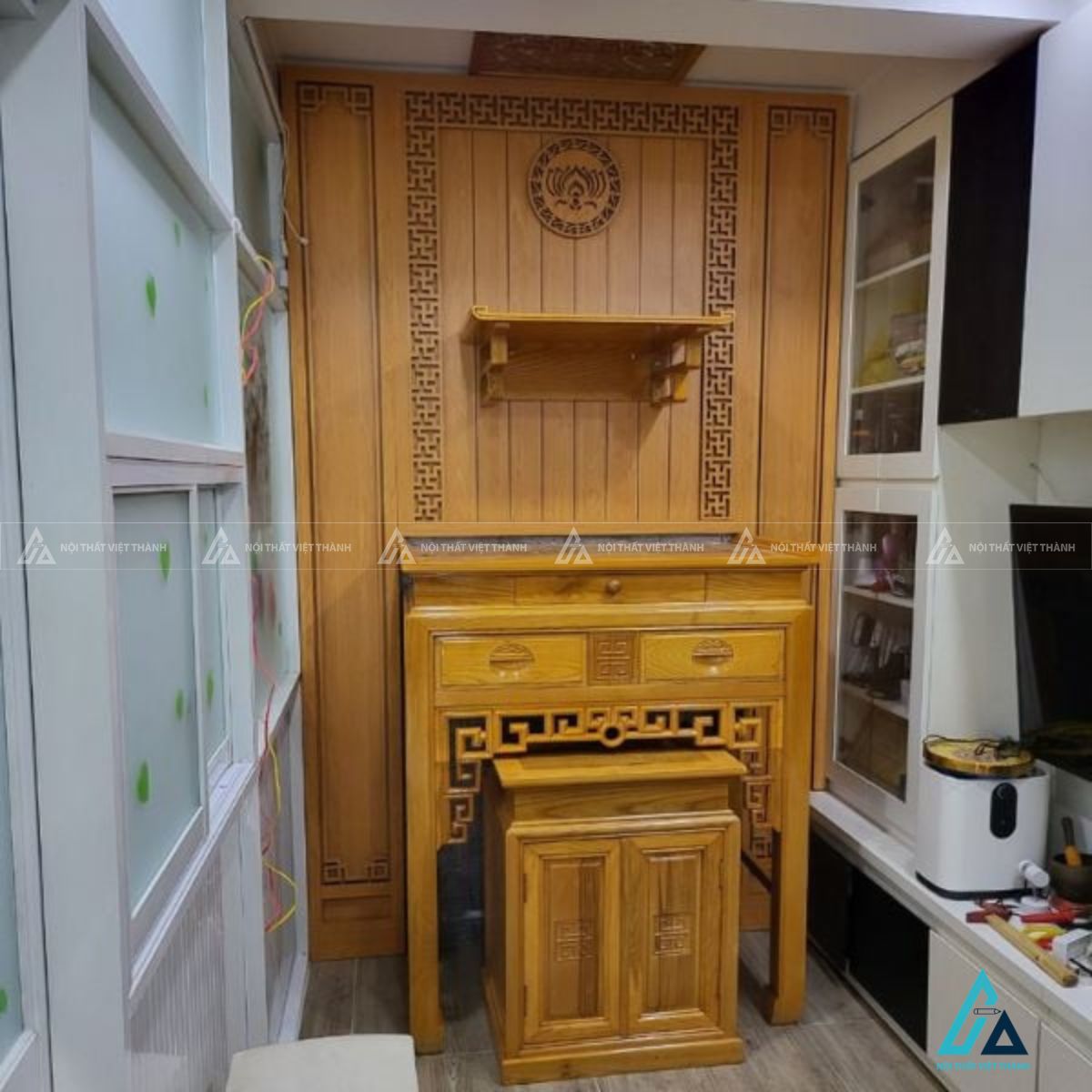 Vách Ngăn Phòng Thờ Ốp Hậu Viền CNC Họa Tiết Hoa Sen Trang Nghiêm 1