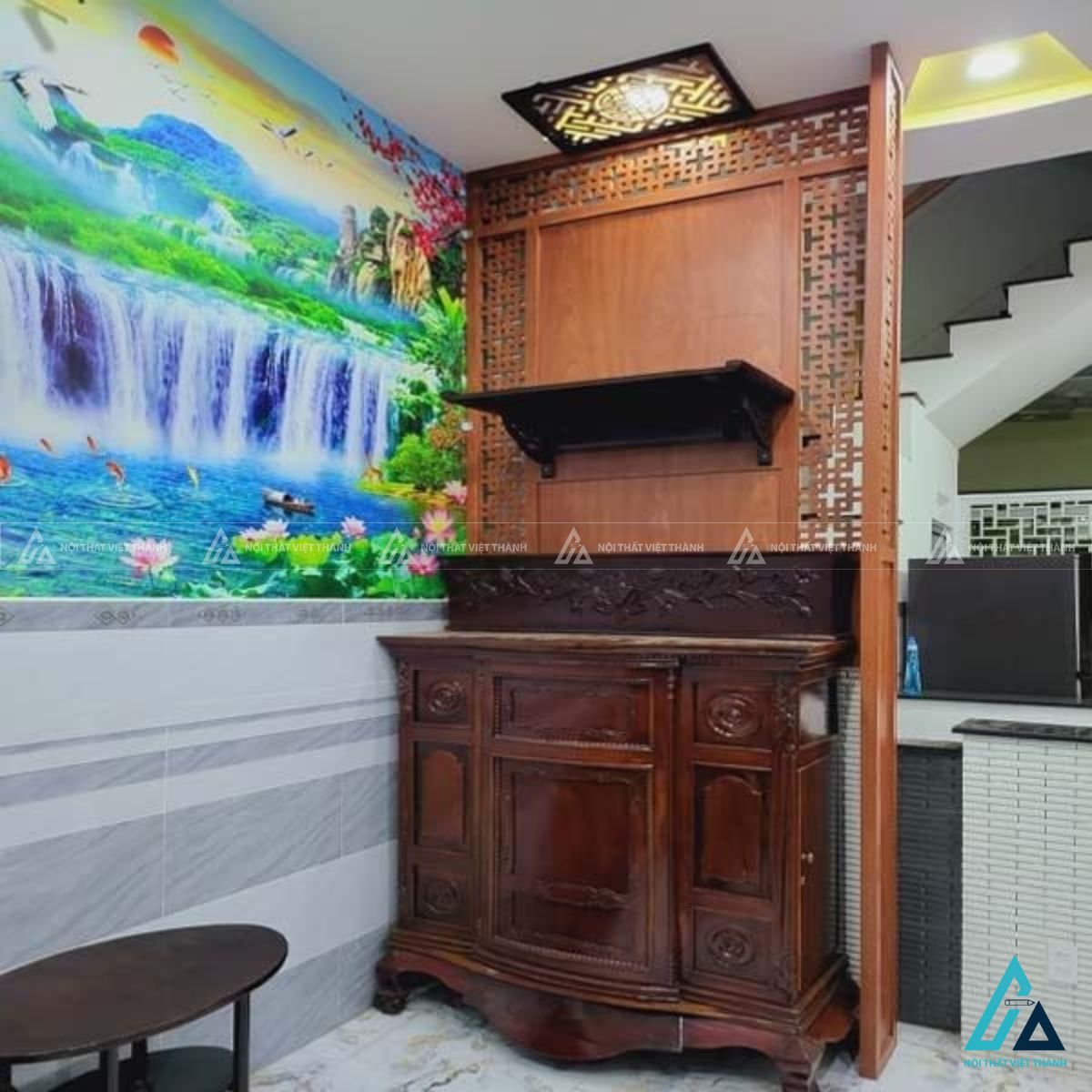 Vách Ốp Hậu Phòng Thờ Phối Chi Tiết Hoa Văn Hai Bên Sang Trọng 1