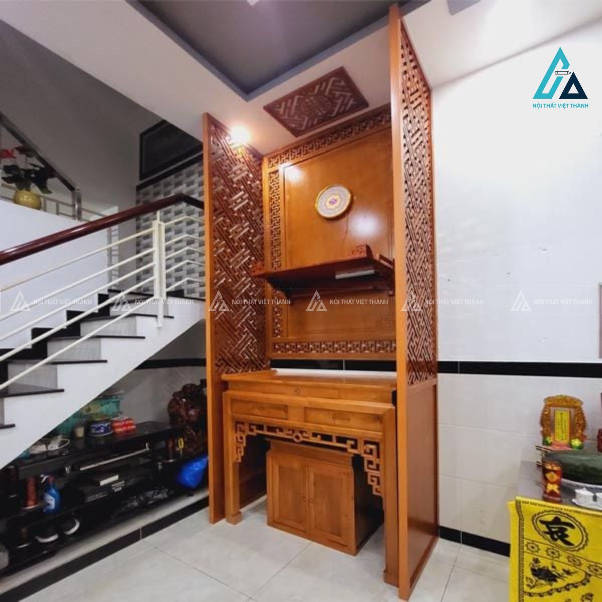 Vách Ngăn Phòng Thờ Kịch Trần Kết Hợp Ốp Hậu Toàn Diện 1