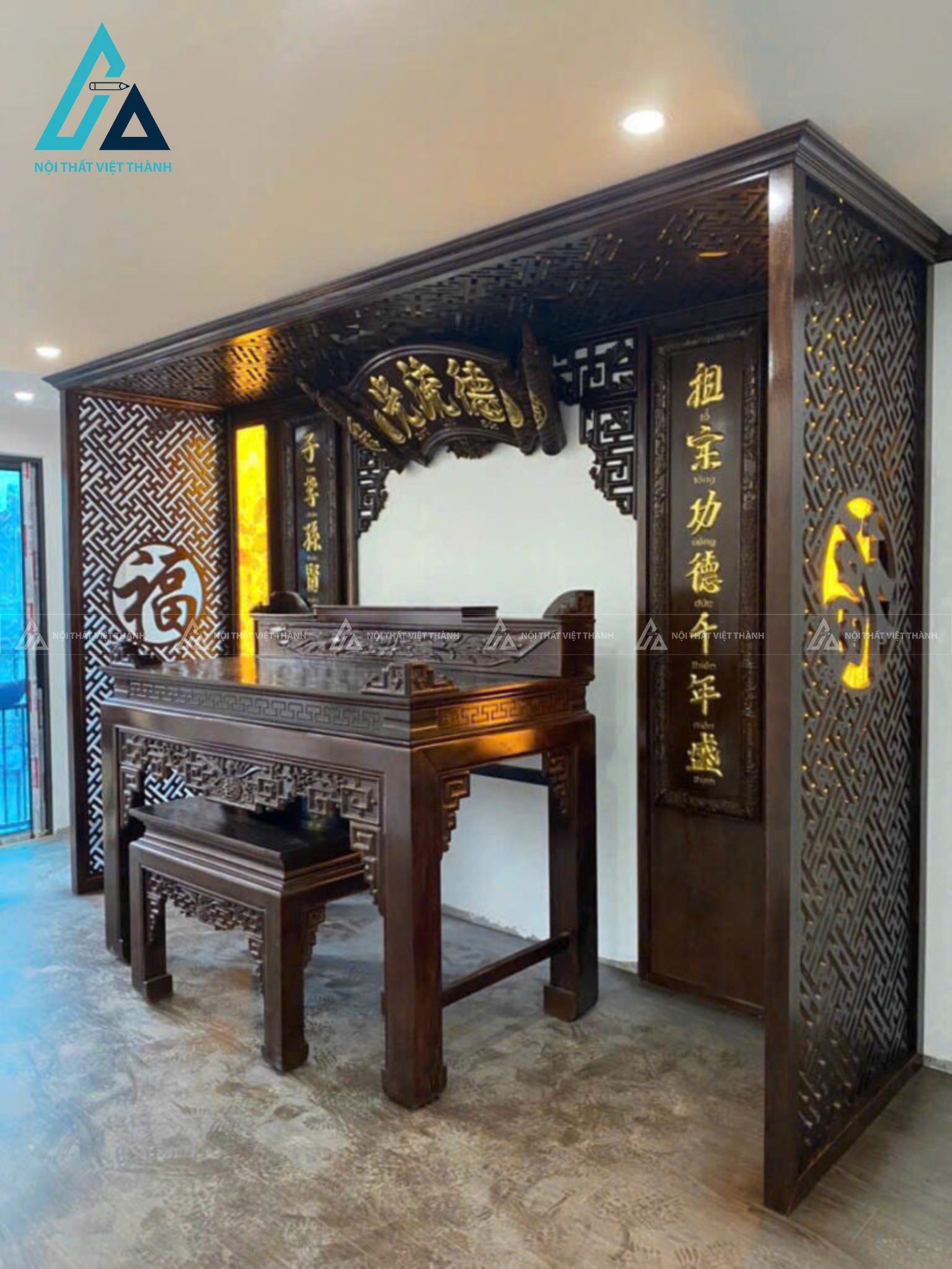 Hệ Vách Ngăn Phòng Thờ Cắt CNC Bao Quanh Tích Hợp Hệ Trần Gỗ