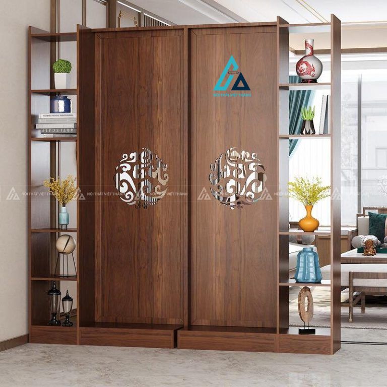 Vách ngăn phòng khách bản kín chạm khắc hoa văn đối xứng 1