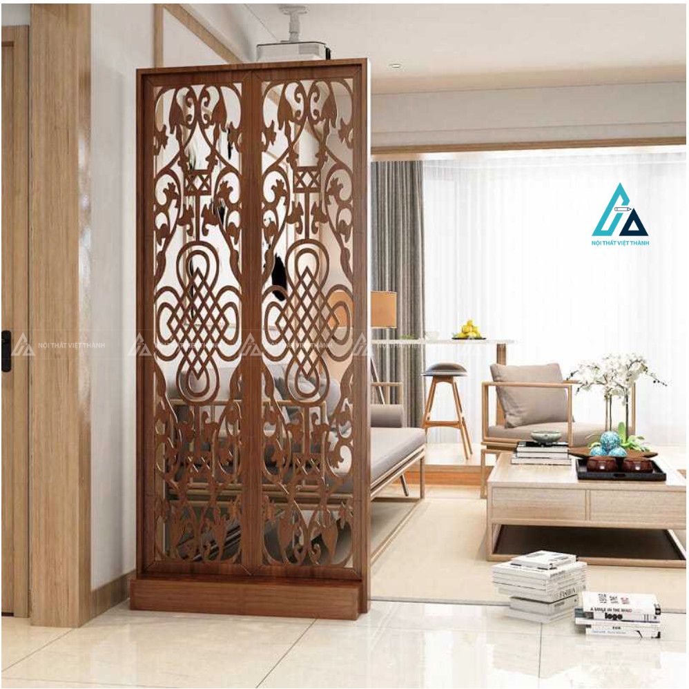 Vách bình phong hoa văn cắt cnc có chân đế giúp ngăn phòng khách