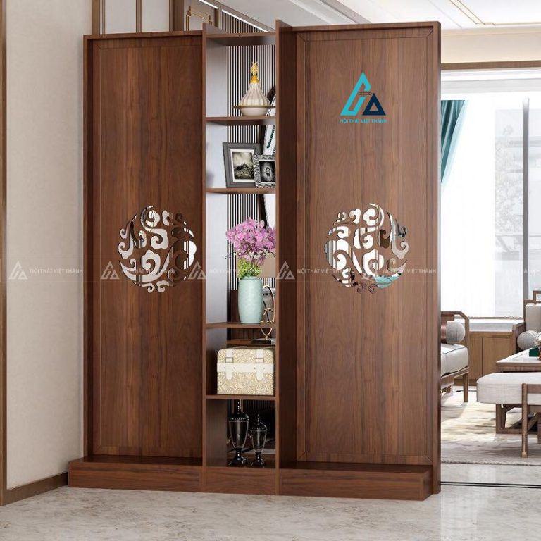 Vách ngăn phòng khách bản kín chạm khắc hoa văn đối xứng